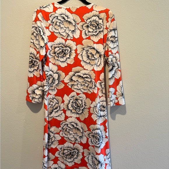 Charles Henry Floral Wrap Dress in Red and White. PTP 20”, Length 39” - Picture 5 of 8